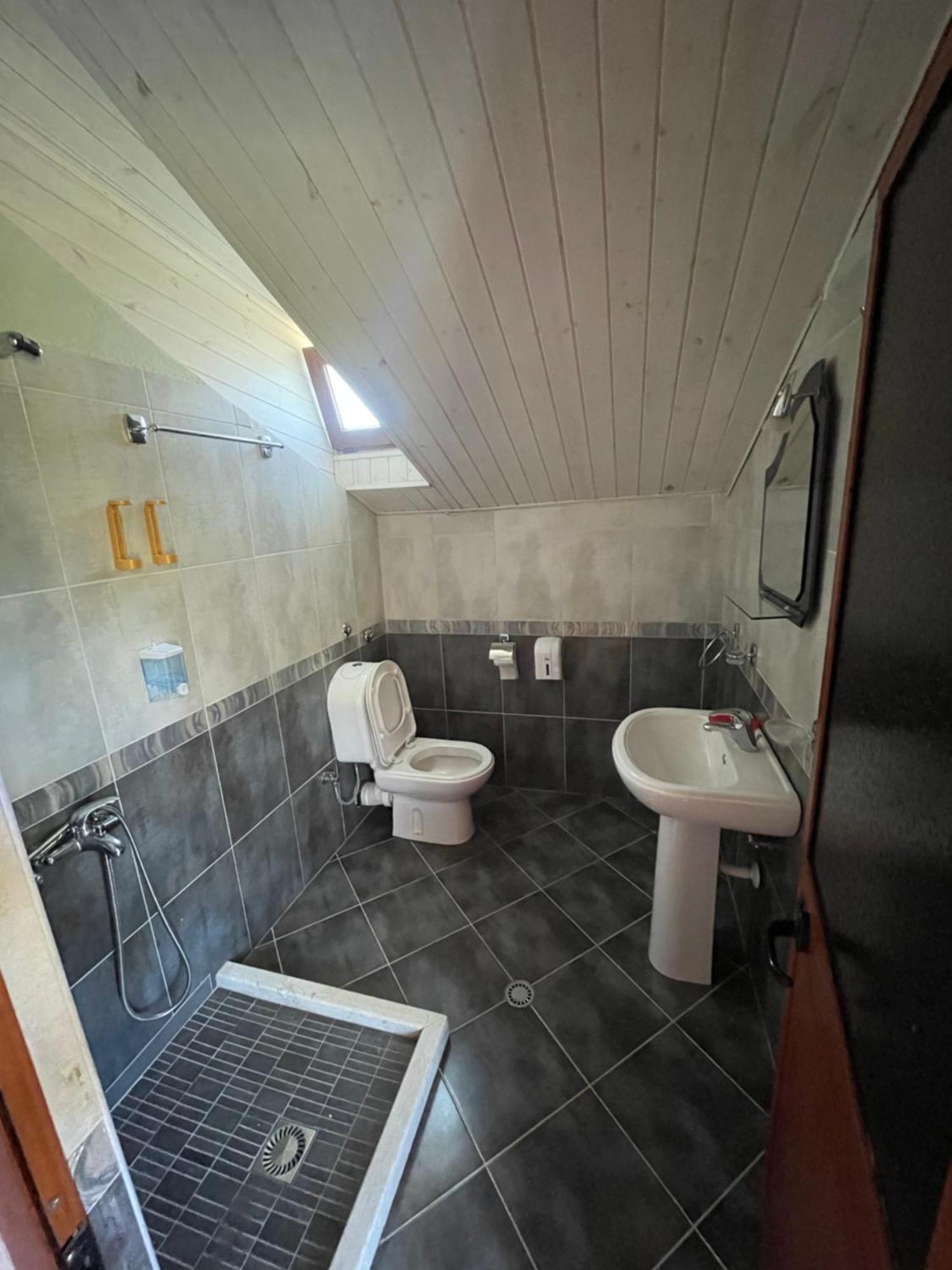Lura Hotel Fushe-Lure Zewnętrze zdjęcie